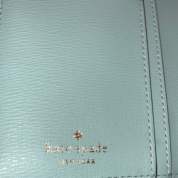 ♠️ kate spade Embroidered Lea Daisy Floral Large Slim Bifold Wallet, Aphrodite - Picture 10 of 14